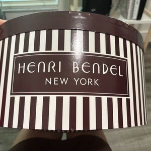Henri Bendel hatbox